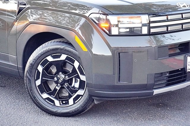 Used 2025 Green Hyundai SEL image 3