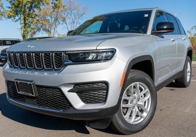 2025 Jeep Grand Cherokee Laredo's photo