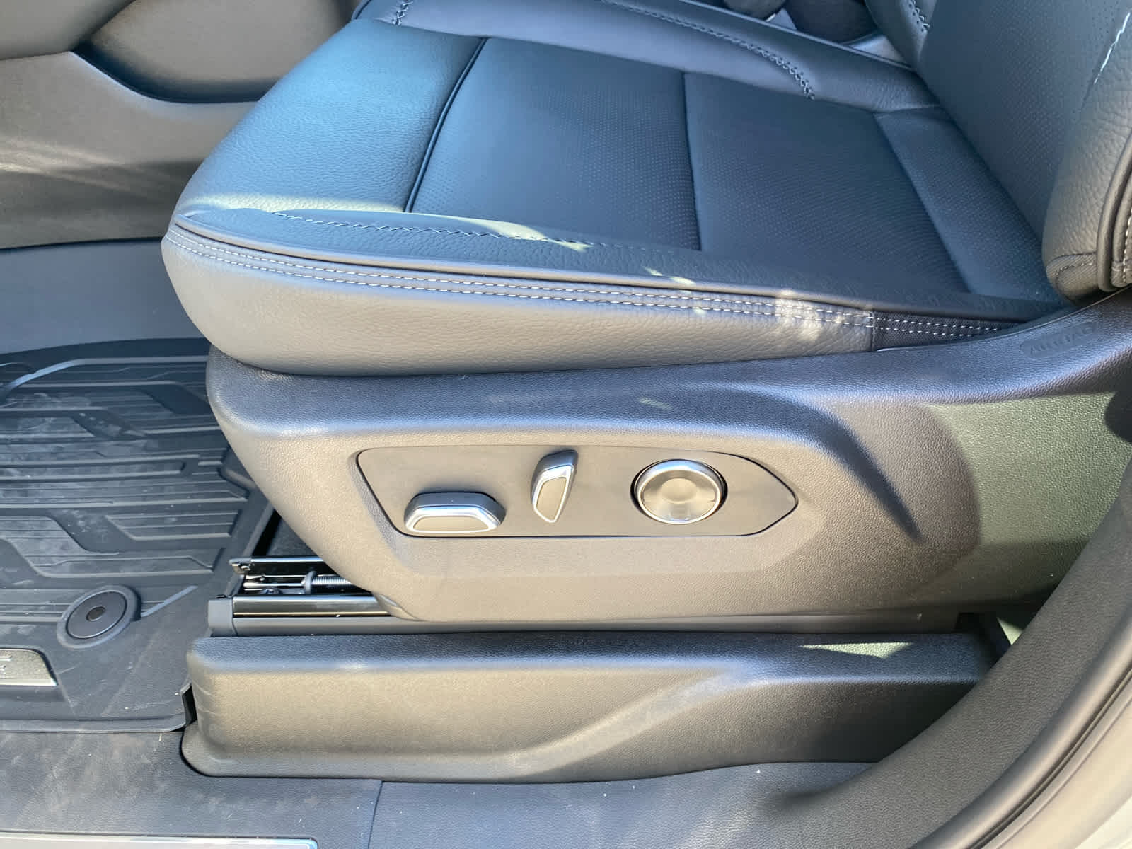 2025 Gmc Yukon XL Denali photo 12