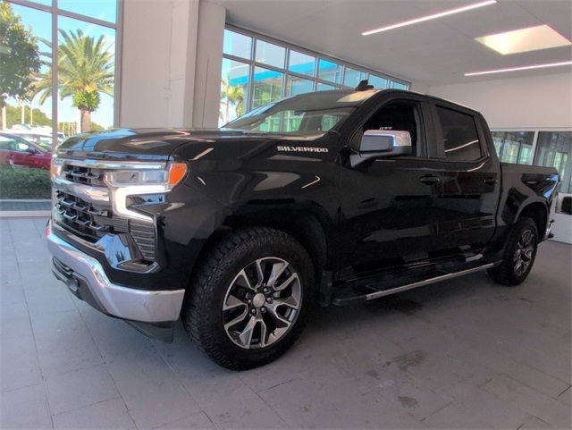 2022 Chevrolet Silverado 1500 LT photo 4