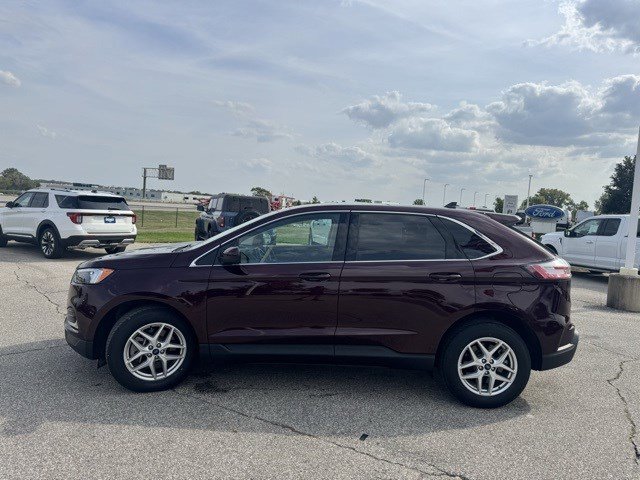 2022 Ford Edge SEL photo 4