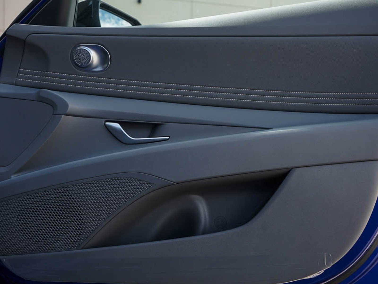2025 Hyundai Elantra Hybrid SEL Sport photo 7