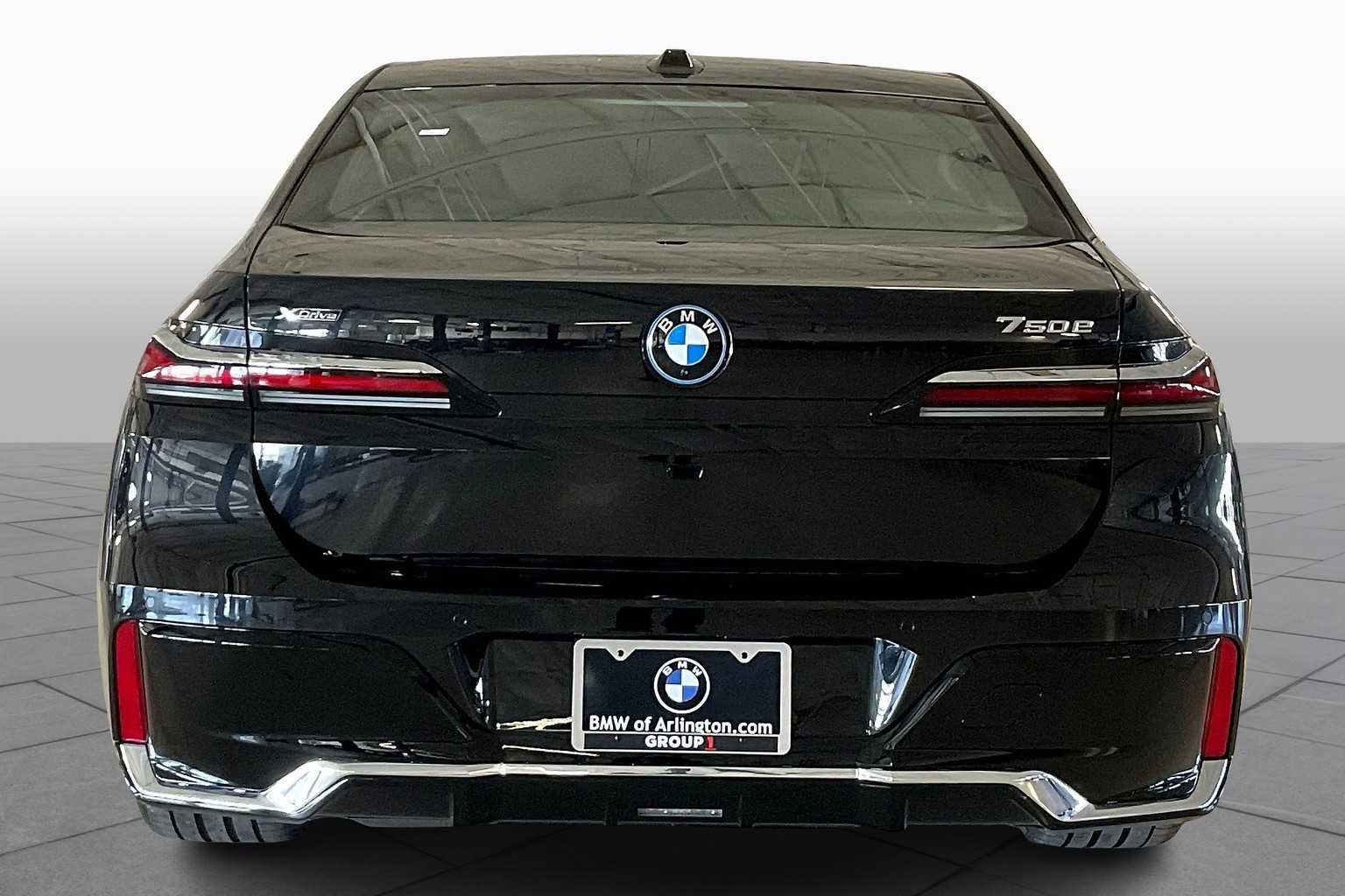 2026 Bmw 750e photo 4