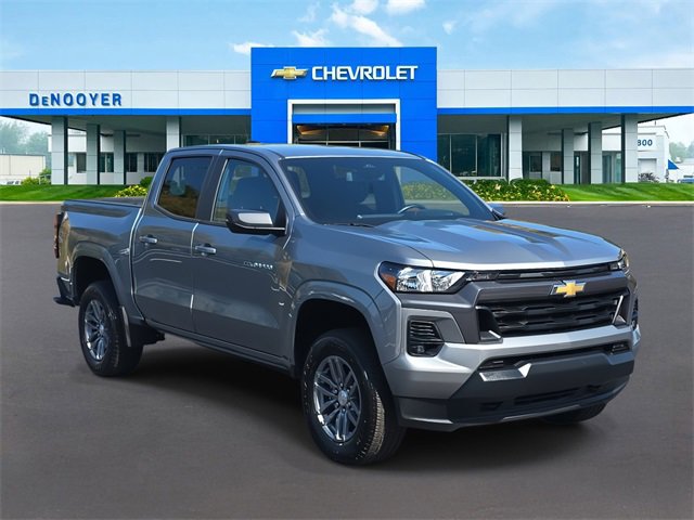 2023 Chevrolet Colorado LT photo 3