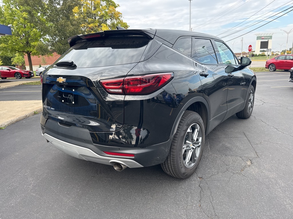 2023 Chevrolet Blazer 2LT photo 3