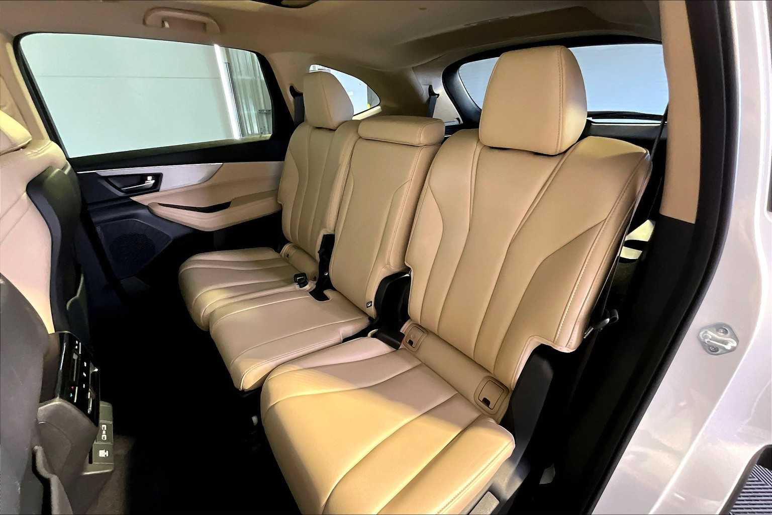 2023 Acura MDX SH-AWD photo 19