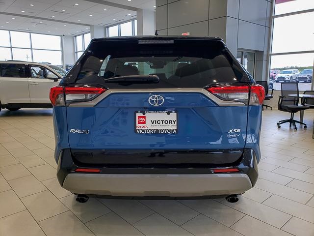 2025 Toyota RAV4 Hybrid XSE photo 6