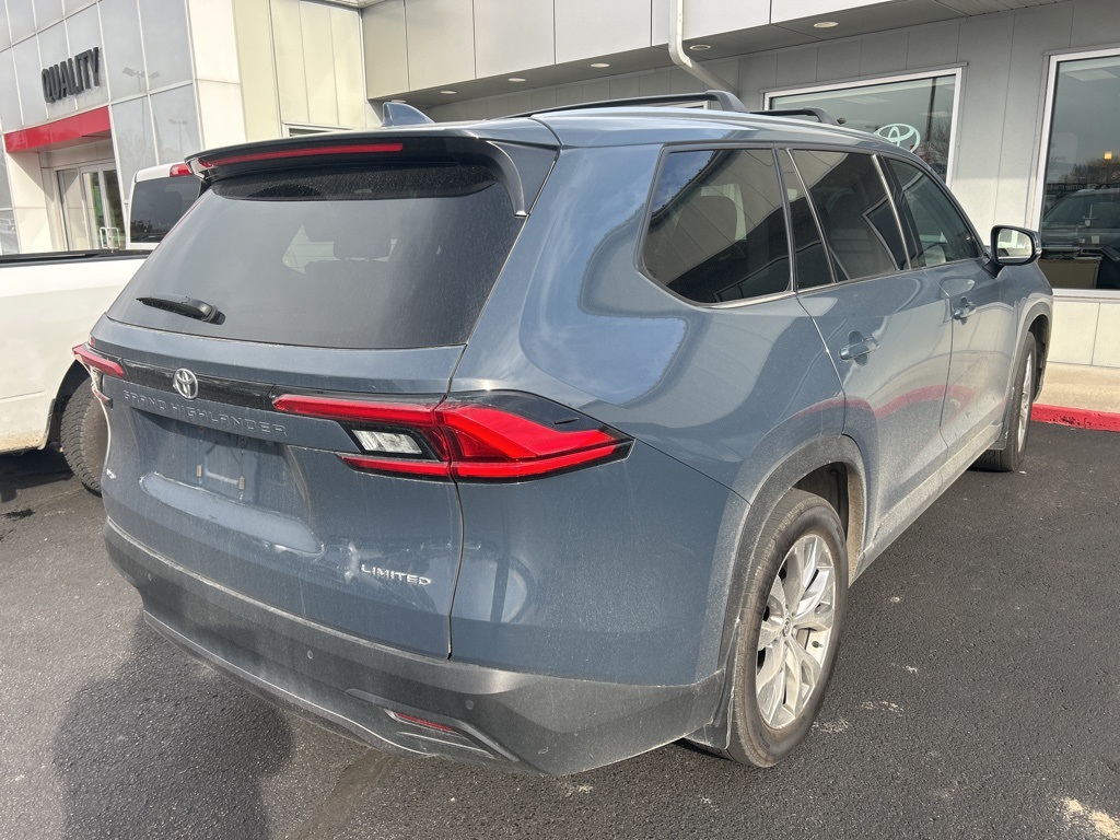 2024 Toyota Grand Highlander Limited photo 2