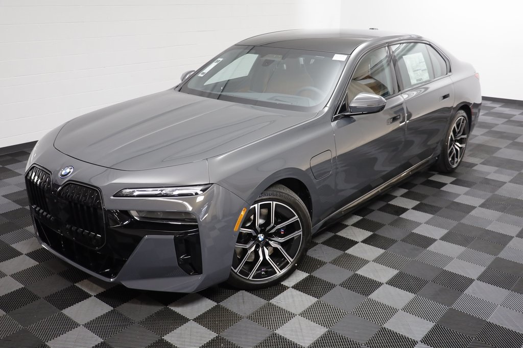 2026 Bmw 750e 750e xDrive photo 2