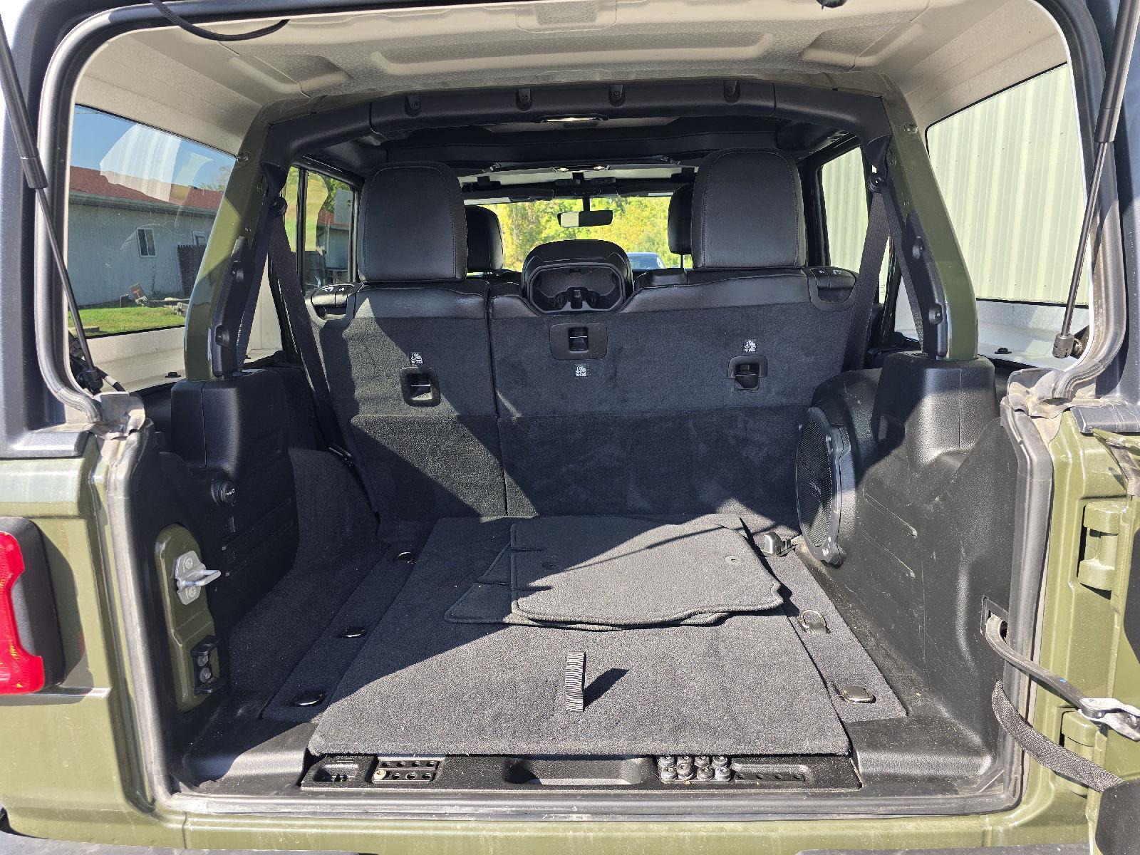 2022 Jeep Wrangler Unlimited Sahara photo 35
