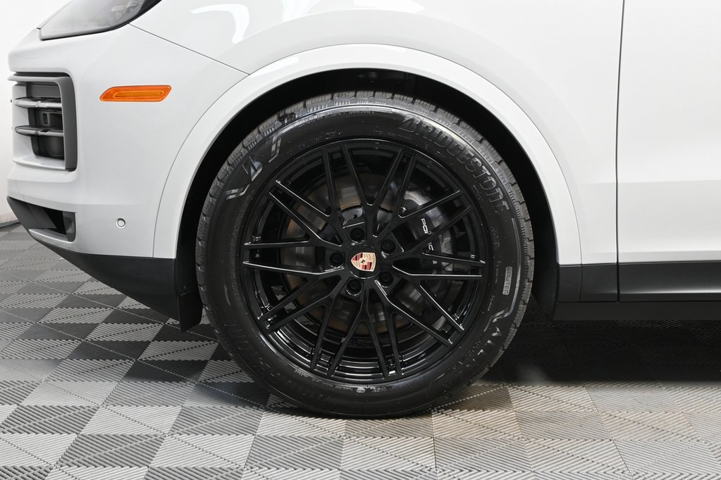 2026 Porsche Cayenne Coupe photo 33