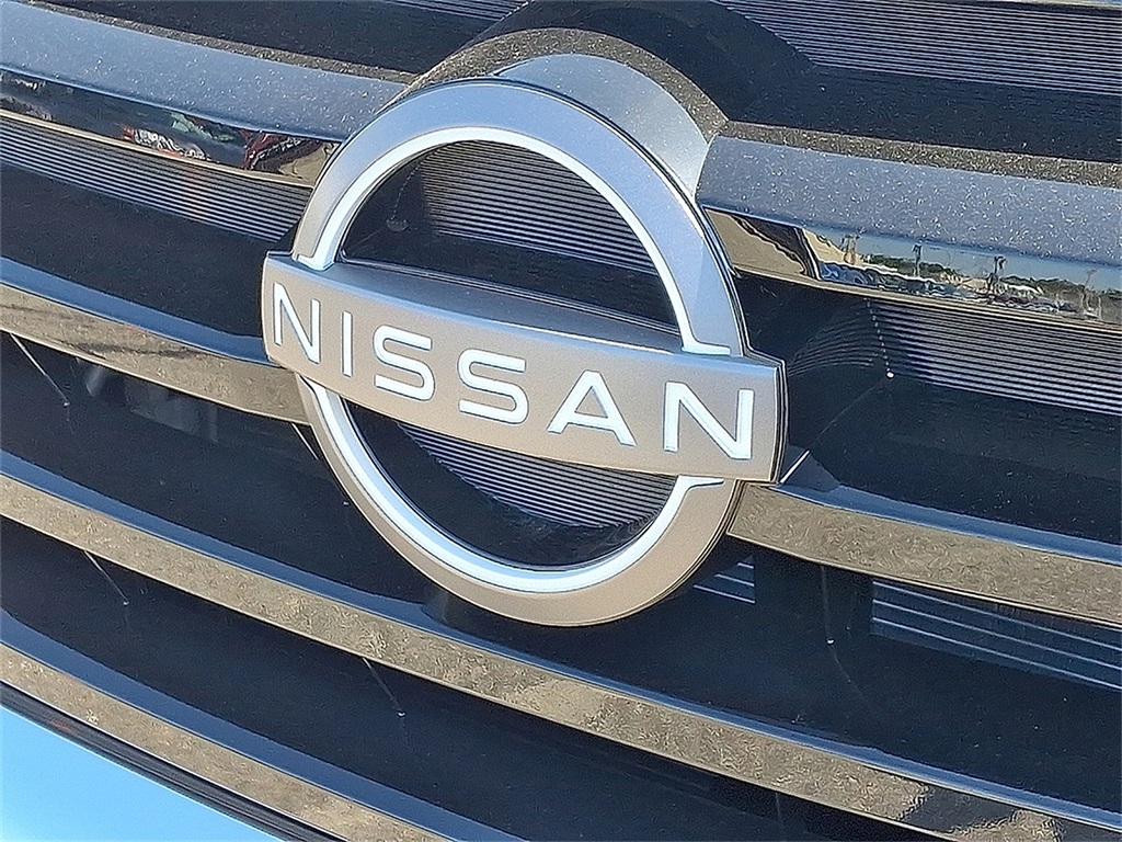 2026 Nissan Rogue SV photo 5