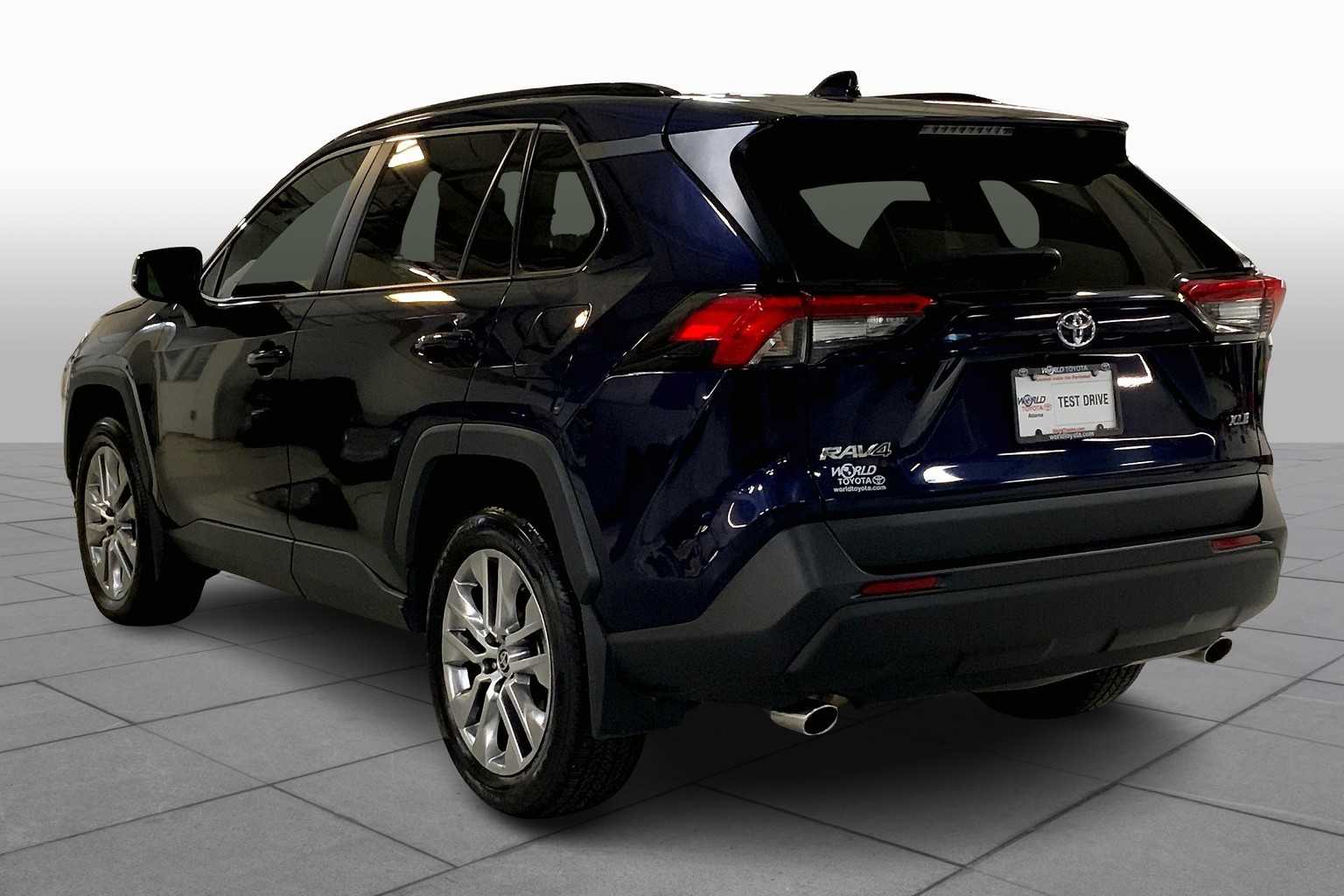2024 Toyota RAV4 XLE Premium photo 10
