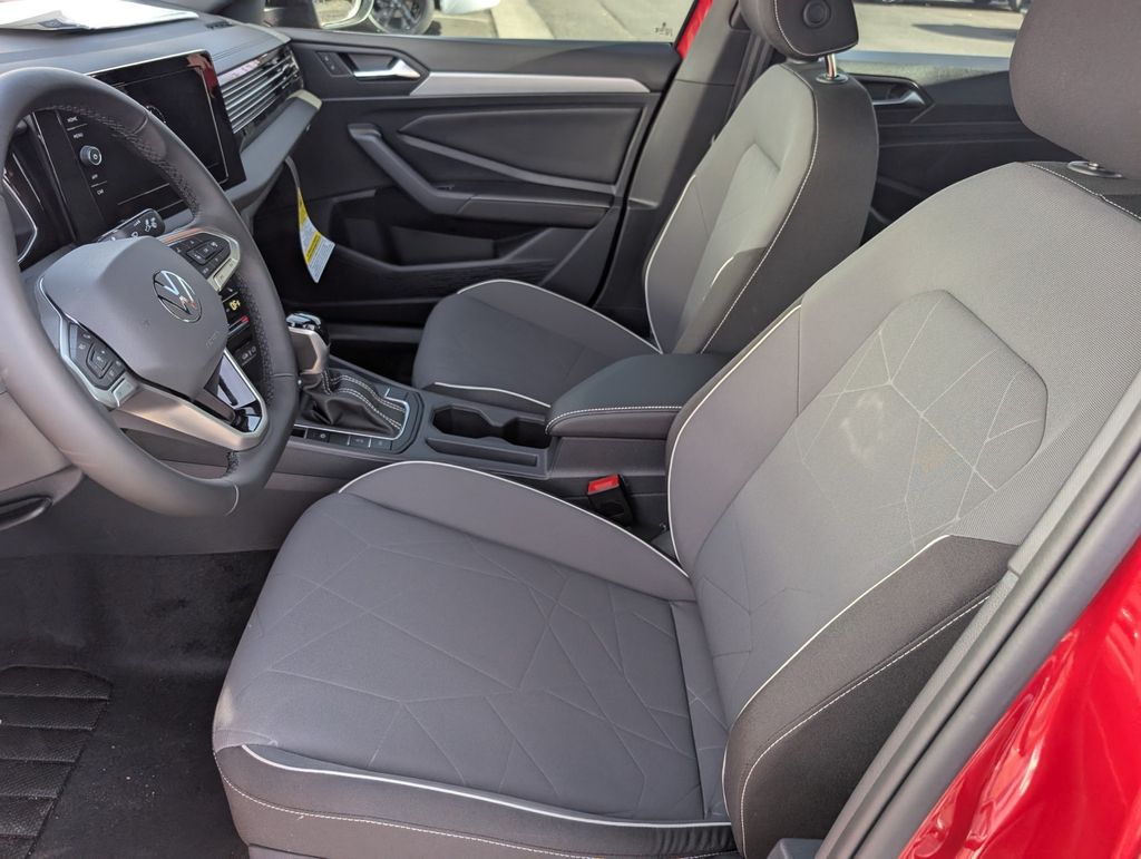 2025 Volkswagen Jetta 1.5T Sport photo 9