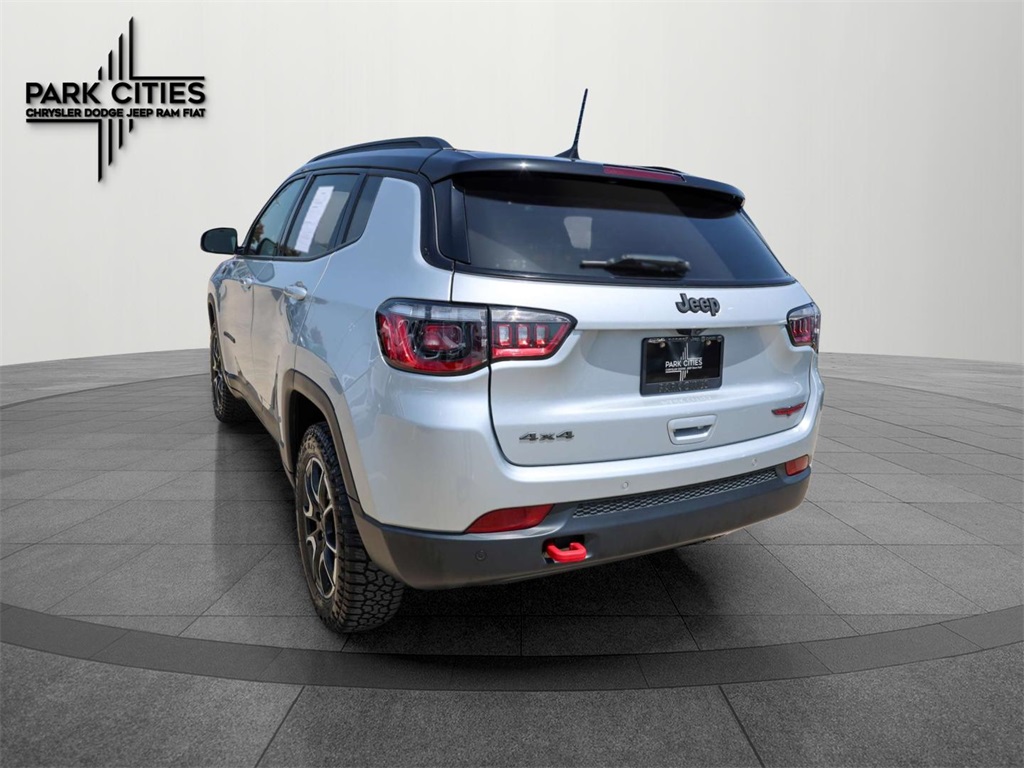 2024 Jeep Compass Trailhawk photo 4