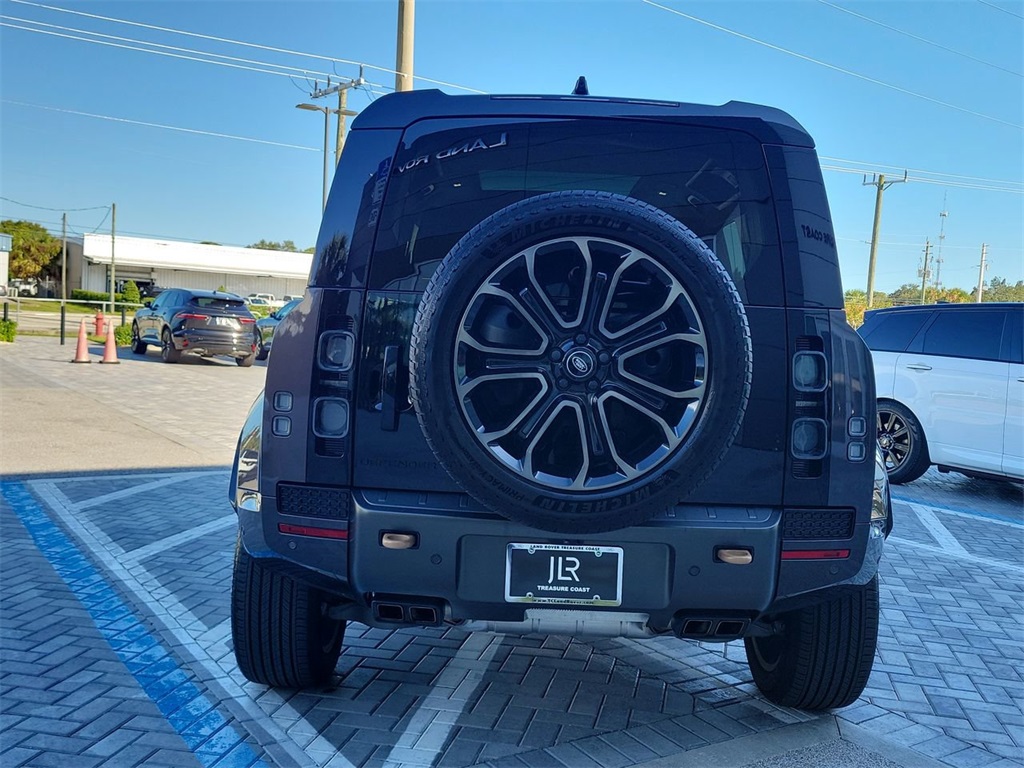 2025 Land Rover Defender 110 V8 photo 4