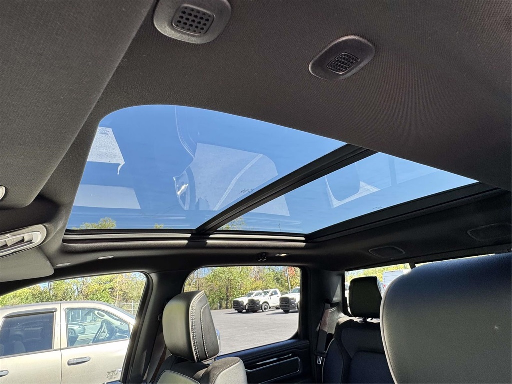 2021 Ram 1500 Laramie photo 4