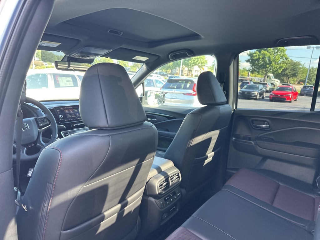 2025 Honda Ridgeline Black Edition photo 13