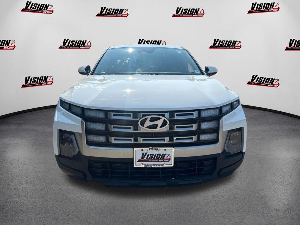 2025 Hyundai Santa Cruz SE photo 2