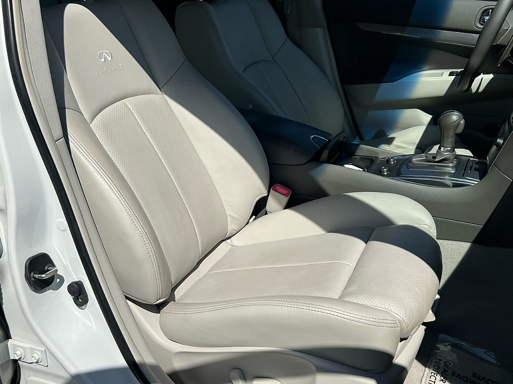 2013 Infiniti G37 Journey photo 19