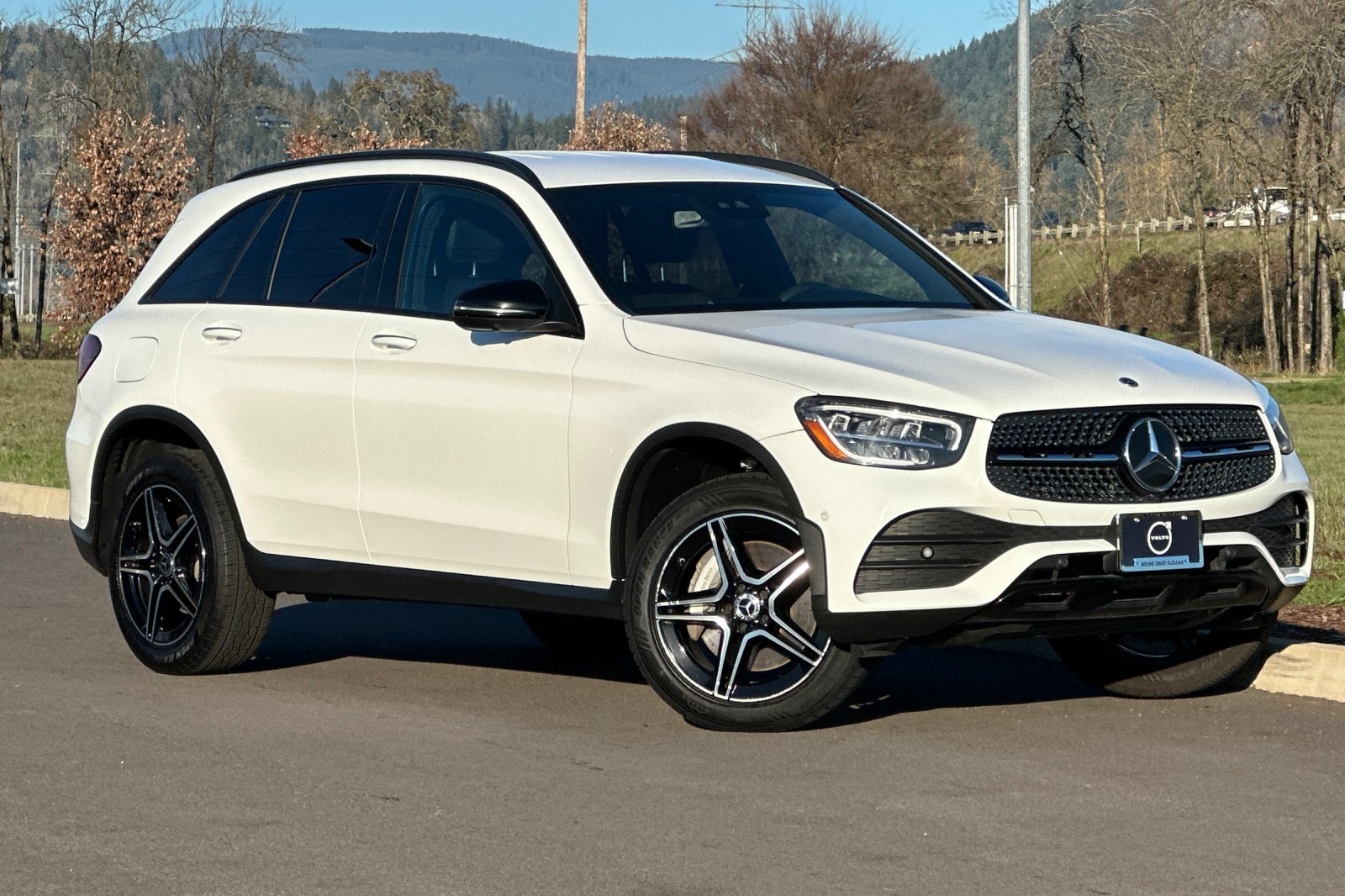 2022 Mercedes-Benz GLC GLC300's photo