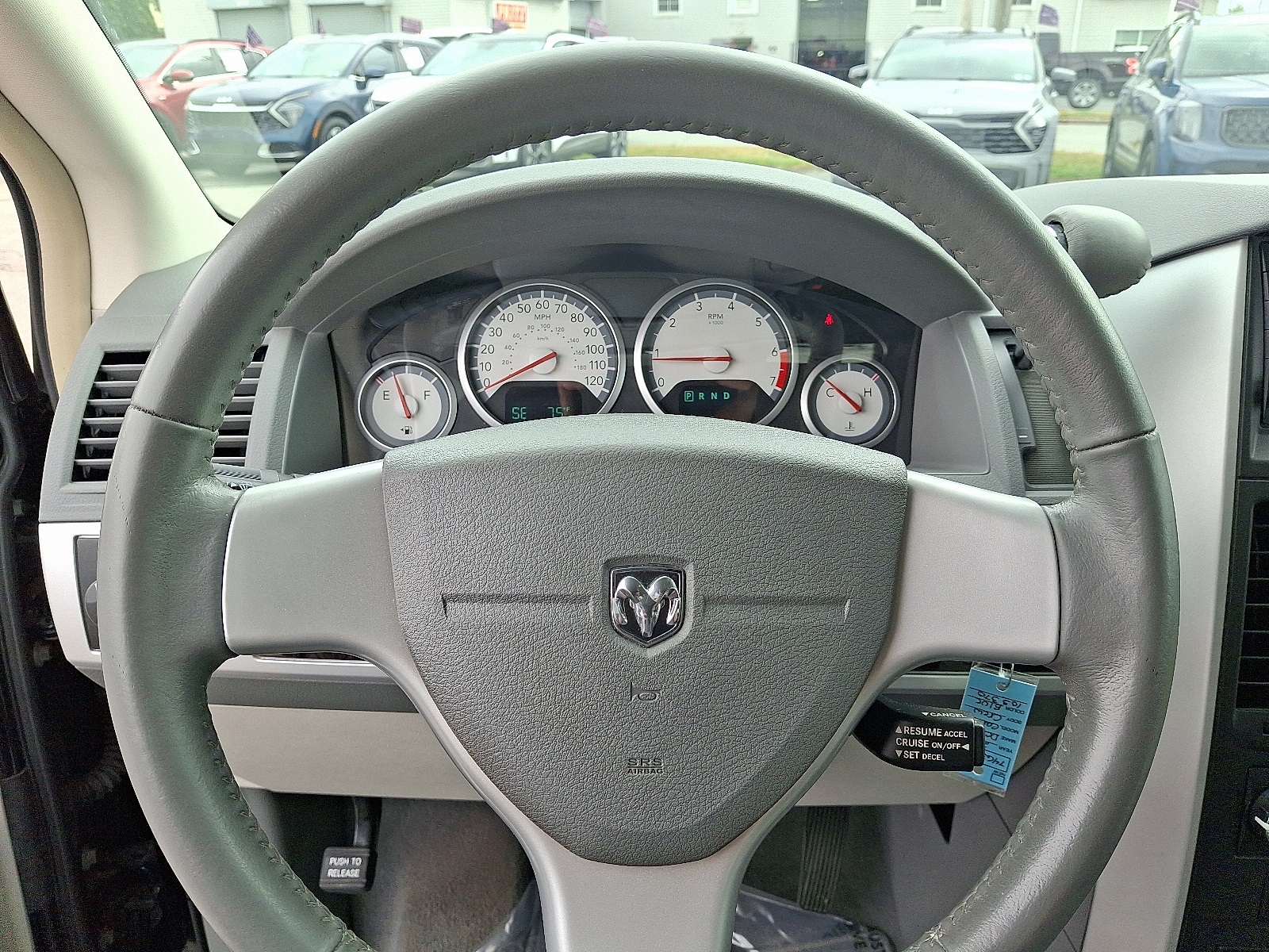 2010 Dodge Grand Caravan SXT Crew photo 19