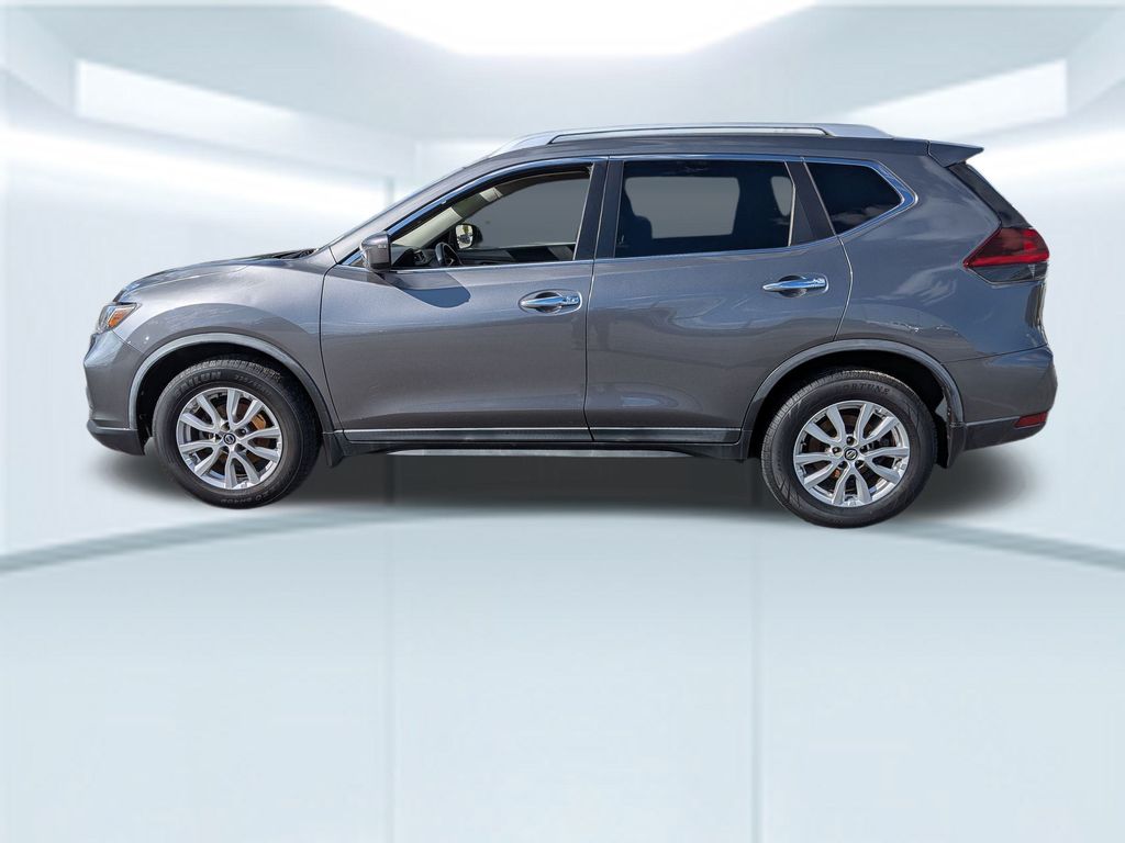 2020 Nissan Rogue SV photo 2