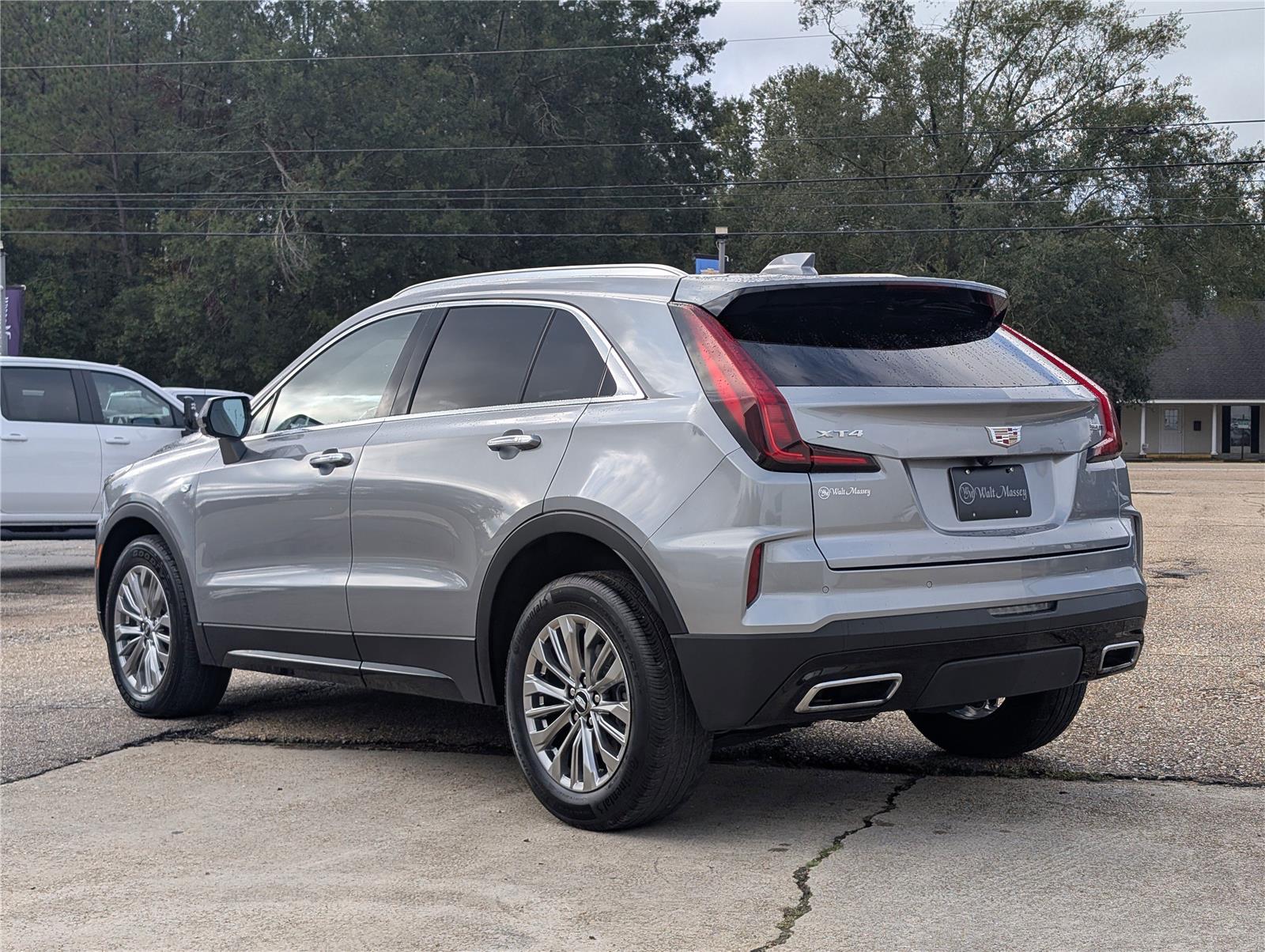 2024 Cadillac XT4 Premium Luxury photo 3