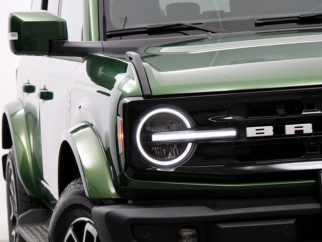 2025 Ford Bronco Outer Banks photo 4