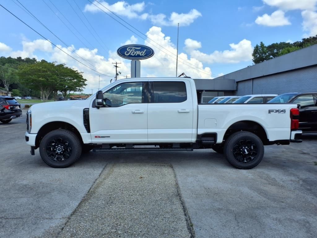 2025 Ford F-250 Lariat photo 2