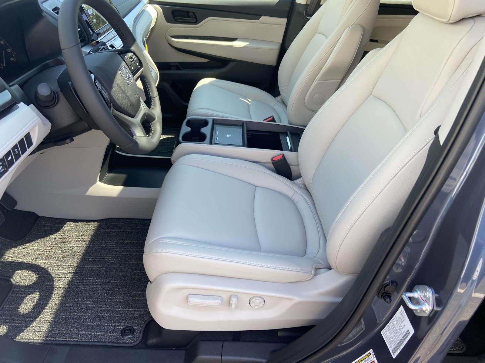 2026 Honda Odyssey EX-L photo 6