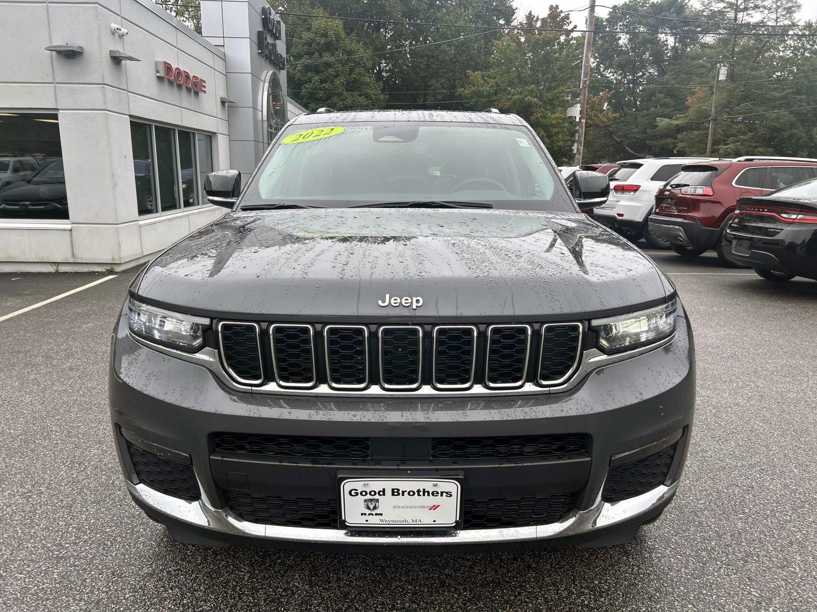 2022 Jeep Grand Cherokee Limited photo 2
