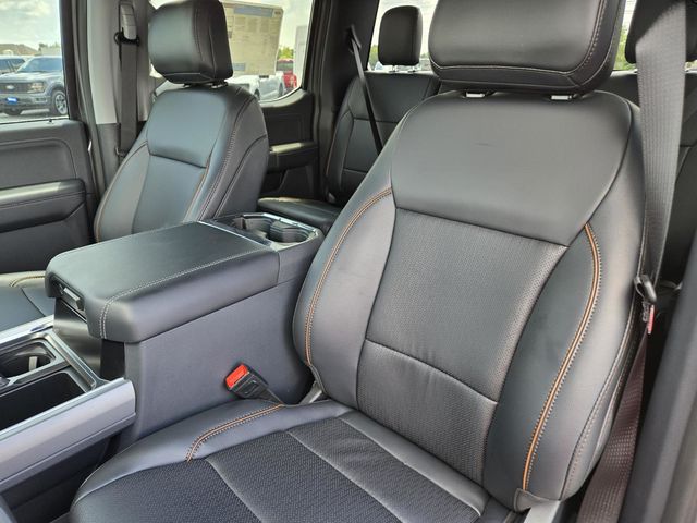 2025 Ford F-350 Lariat photo 24