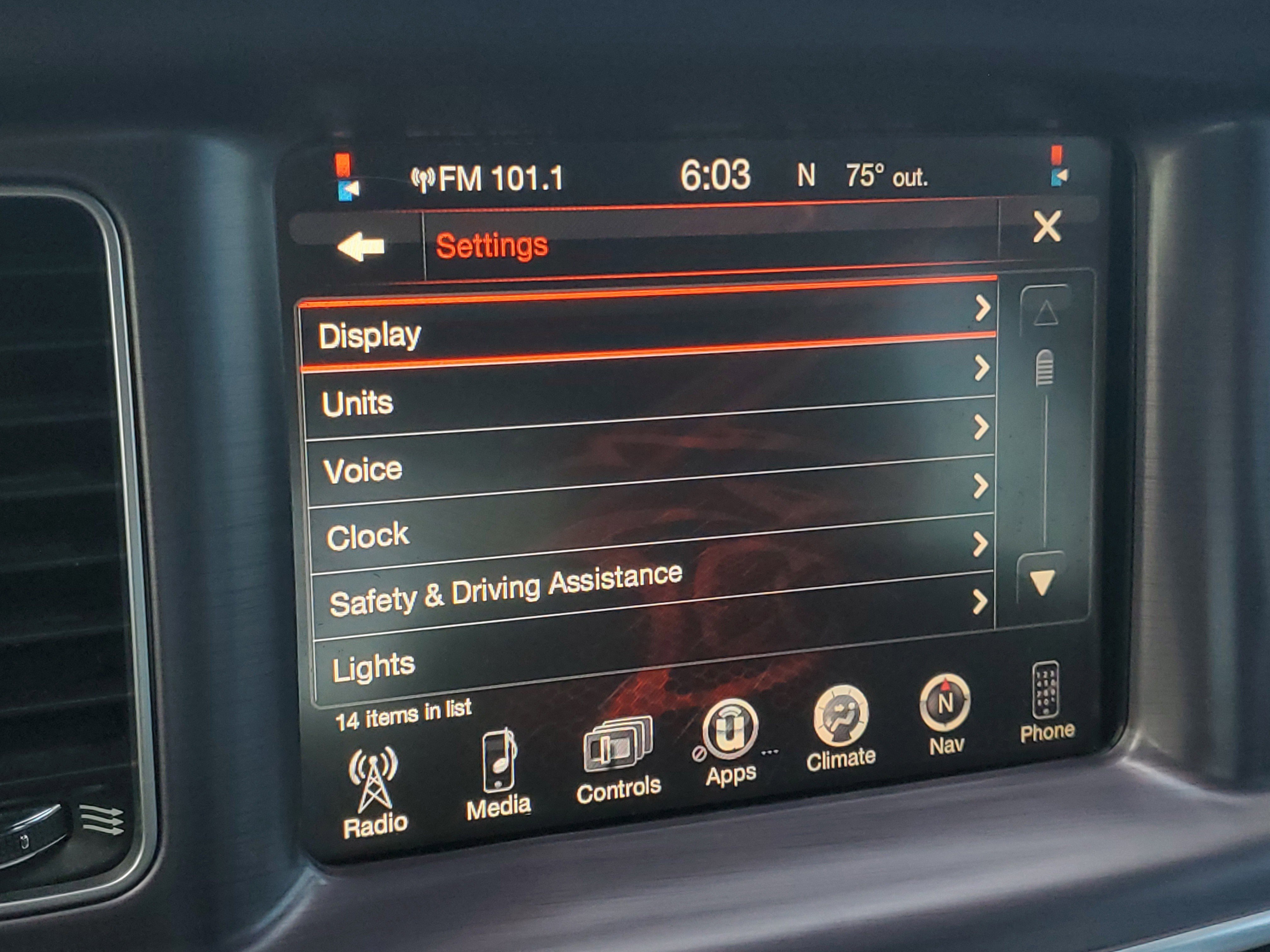 2016 Dodge Charger SE photo 8