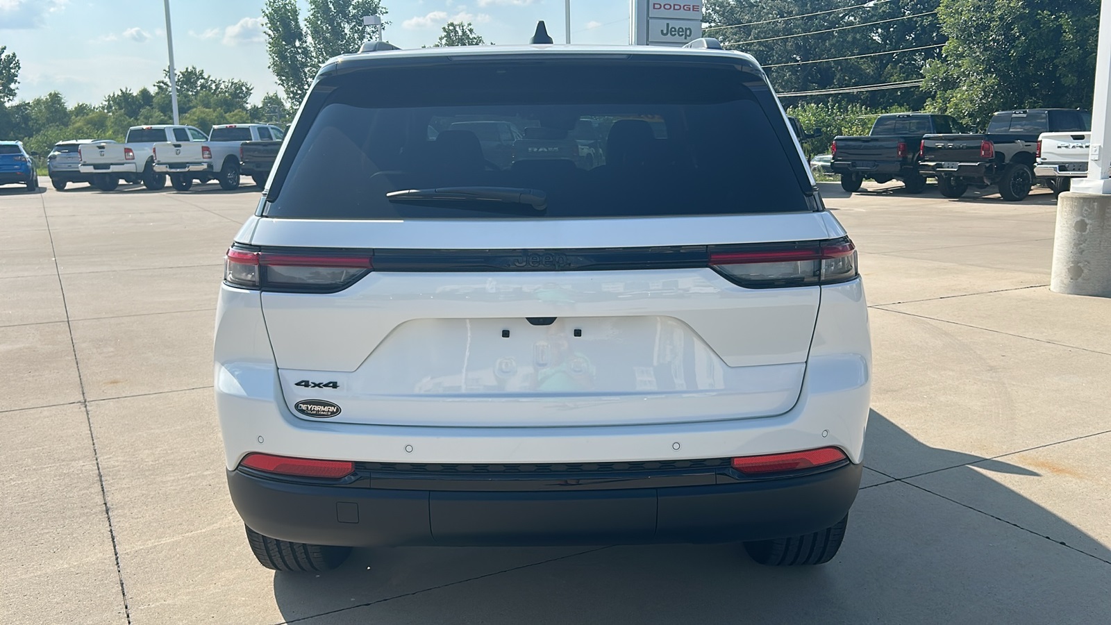 2025 Jeep Grand Cherokee Altitude X photo 4