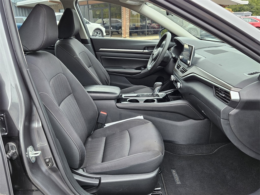 2023 Nissan Altima 2.5 SV photo 16