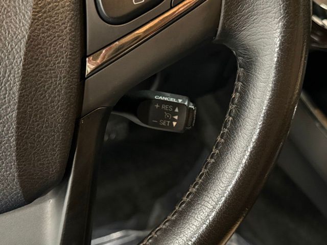 2015 Toyota Avalon XLE photo 12