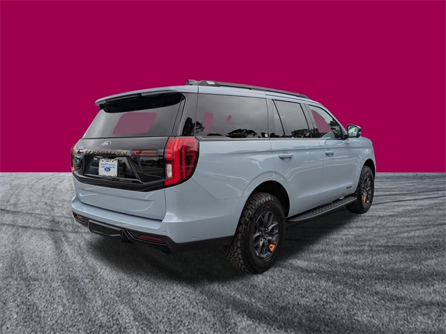 2025 Ford Expedition photo 4