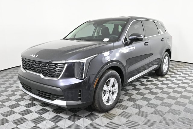 2026 Kia Sorento LX photo 2