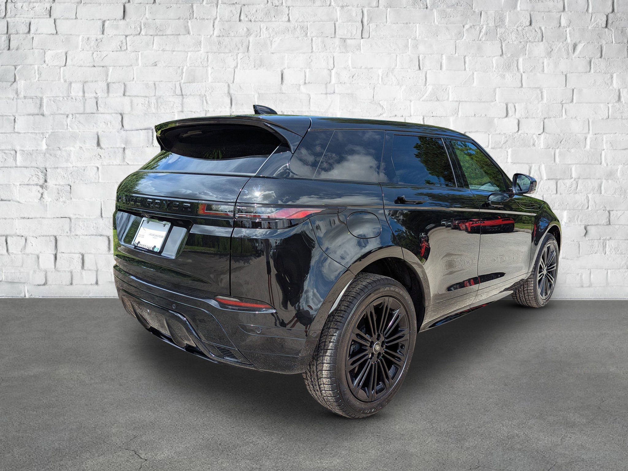 2024 Land Rover Range Rover Evoque Dynamic SE photo 5