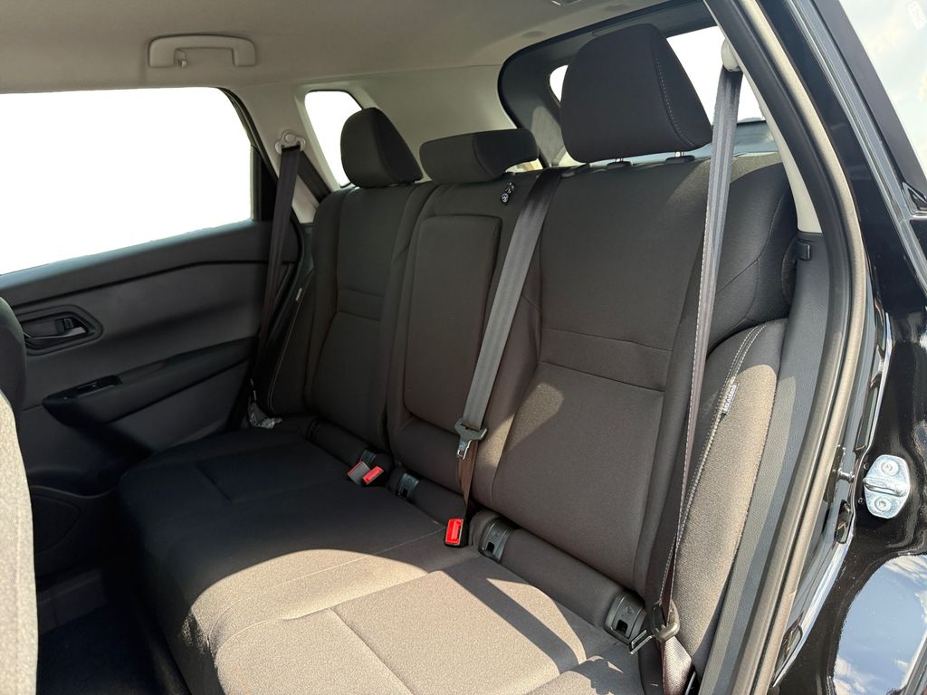 2026 Nissan Rogue S photo 9