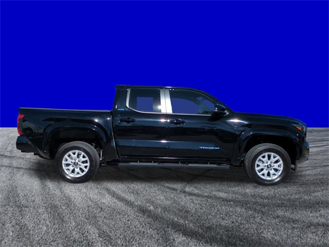 2024 Toyota Tacoma SR5 photo 3