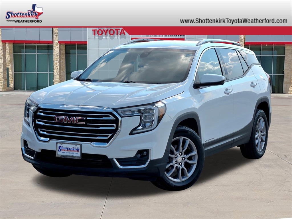 2024 GMC Terrain SLT's photo