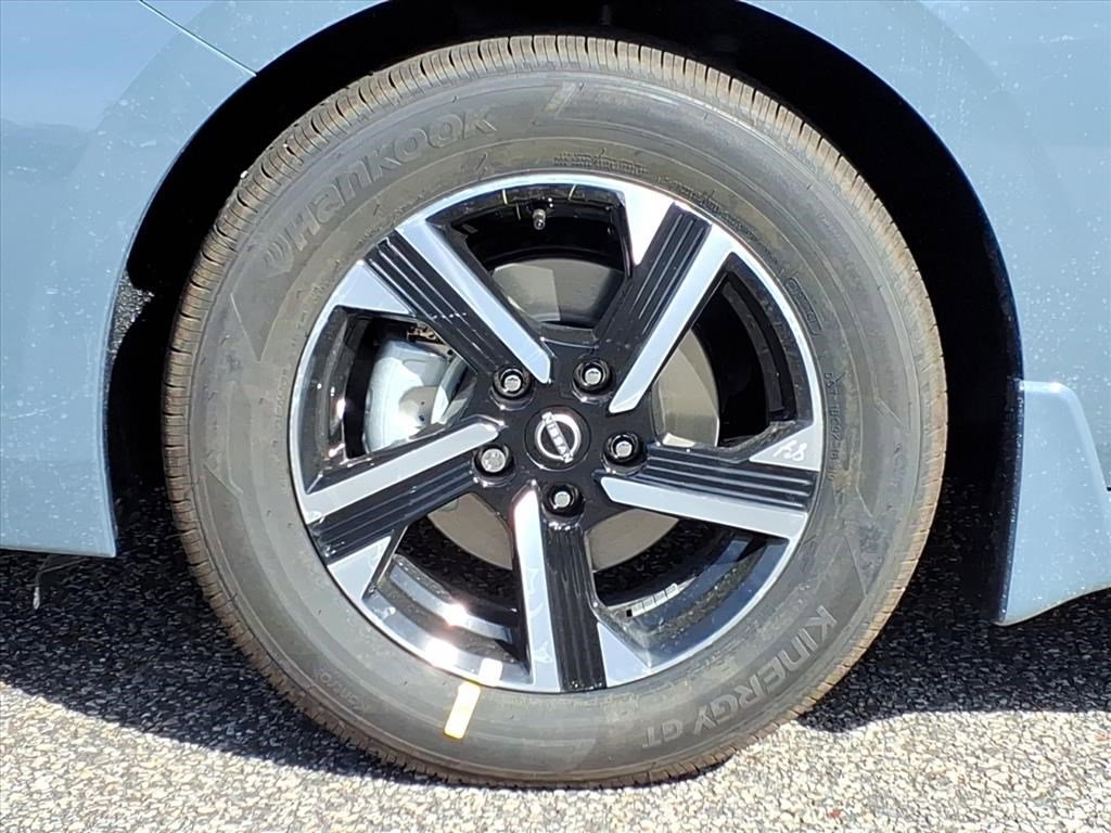 2025 Nissan Sentra SV photo 3