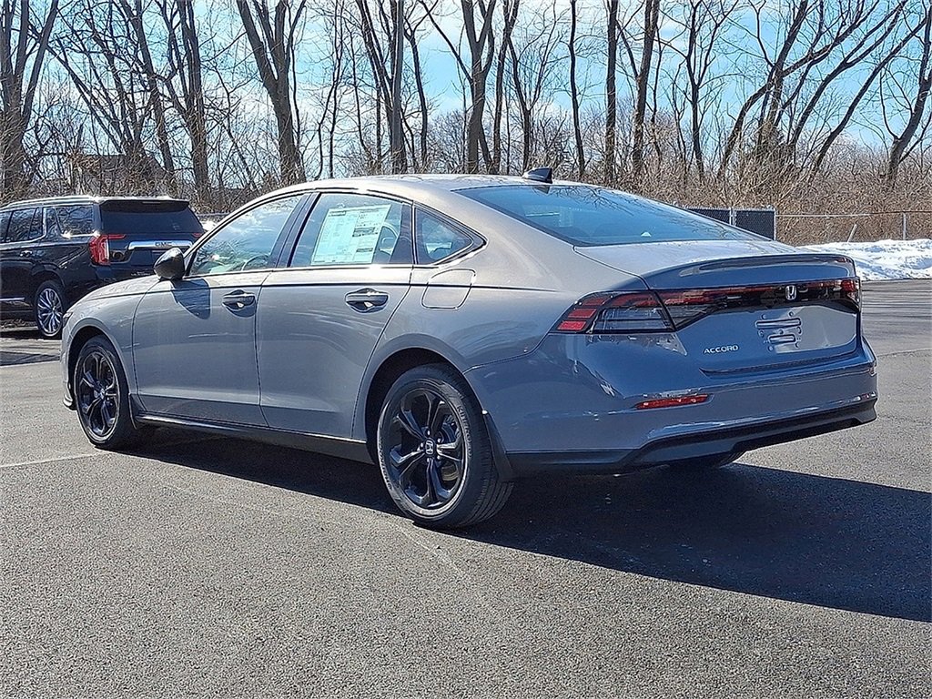 2025 Honda Accord SE photo 4
