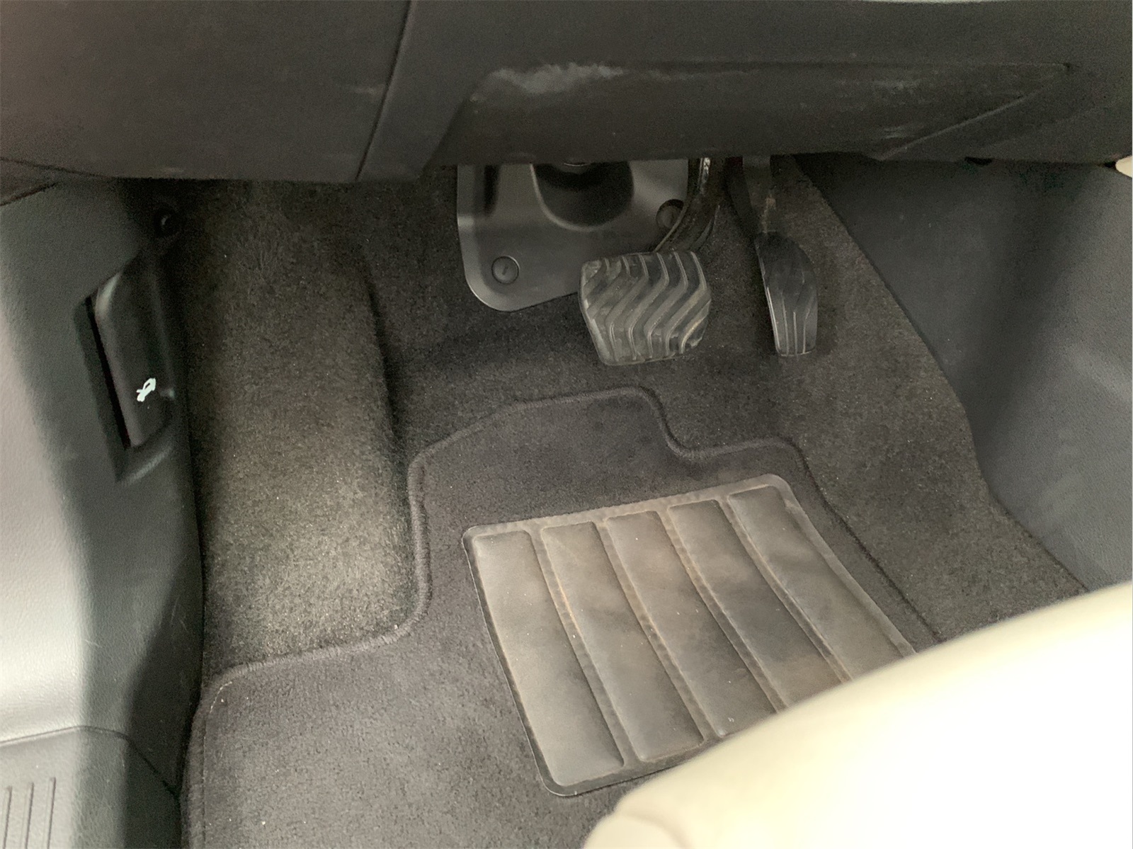 2023 Nissan Rogue SL photo 11