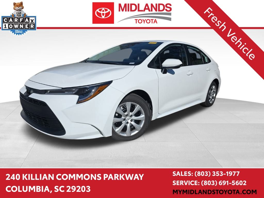 2025 Toyota Corolla LE's photo