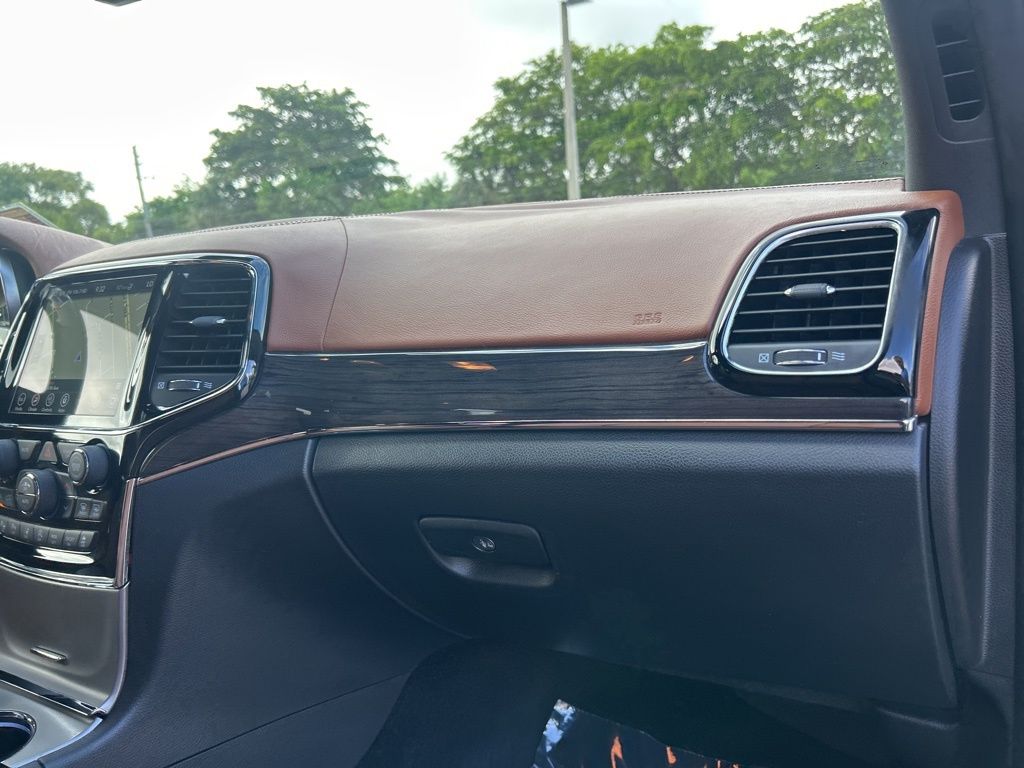 2021 Jeep Grand Cherokee Overland photo 21