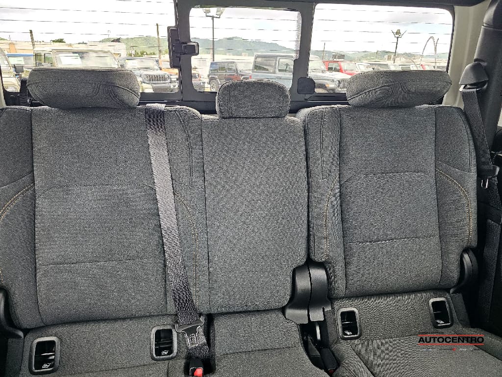 2025 Jeep Gladiator Sport photo 3