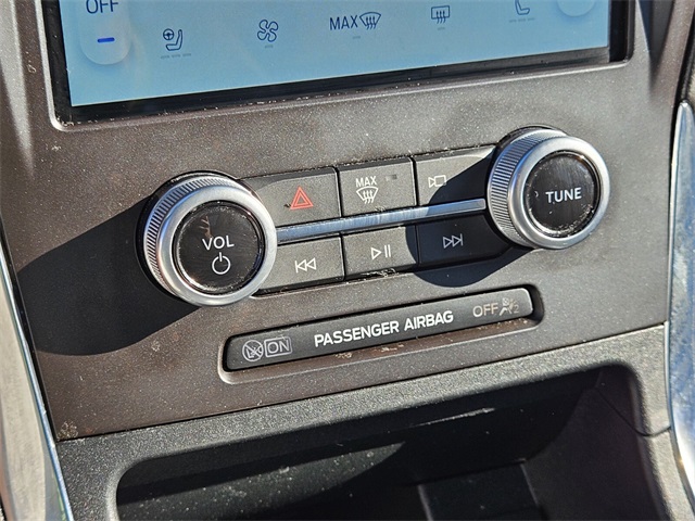 2021 Ford Edge Titanium photo 21